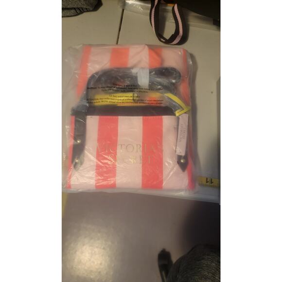 Victoria's Secret 2018 Pink Striped Beach Canvas Travel Tote Weekender Bag Tb59 - Picture 6 of 6